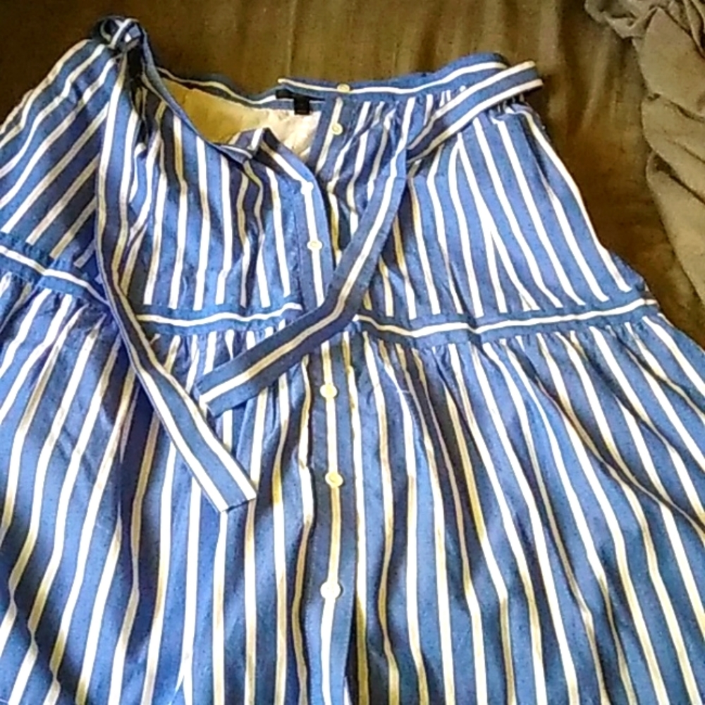 Jcrew size12,cotton flounce button front skirt,very gently used